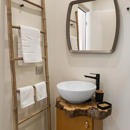 Tellion Apartman Áyios Nikítas